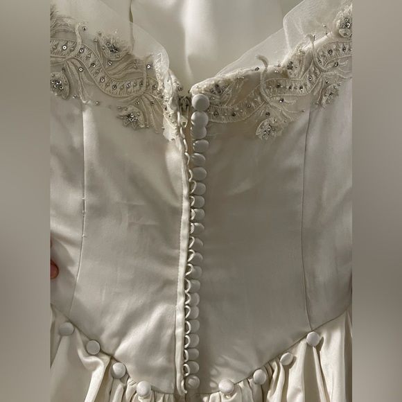 Amsale Strapless Wedding Dress - Picture 5 of 9